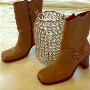 Tommy Hilfiger Block Heel Minimalist Boot! 8.5